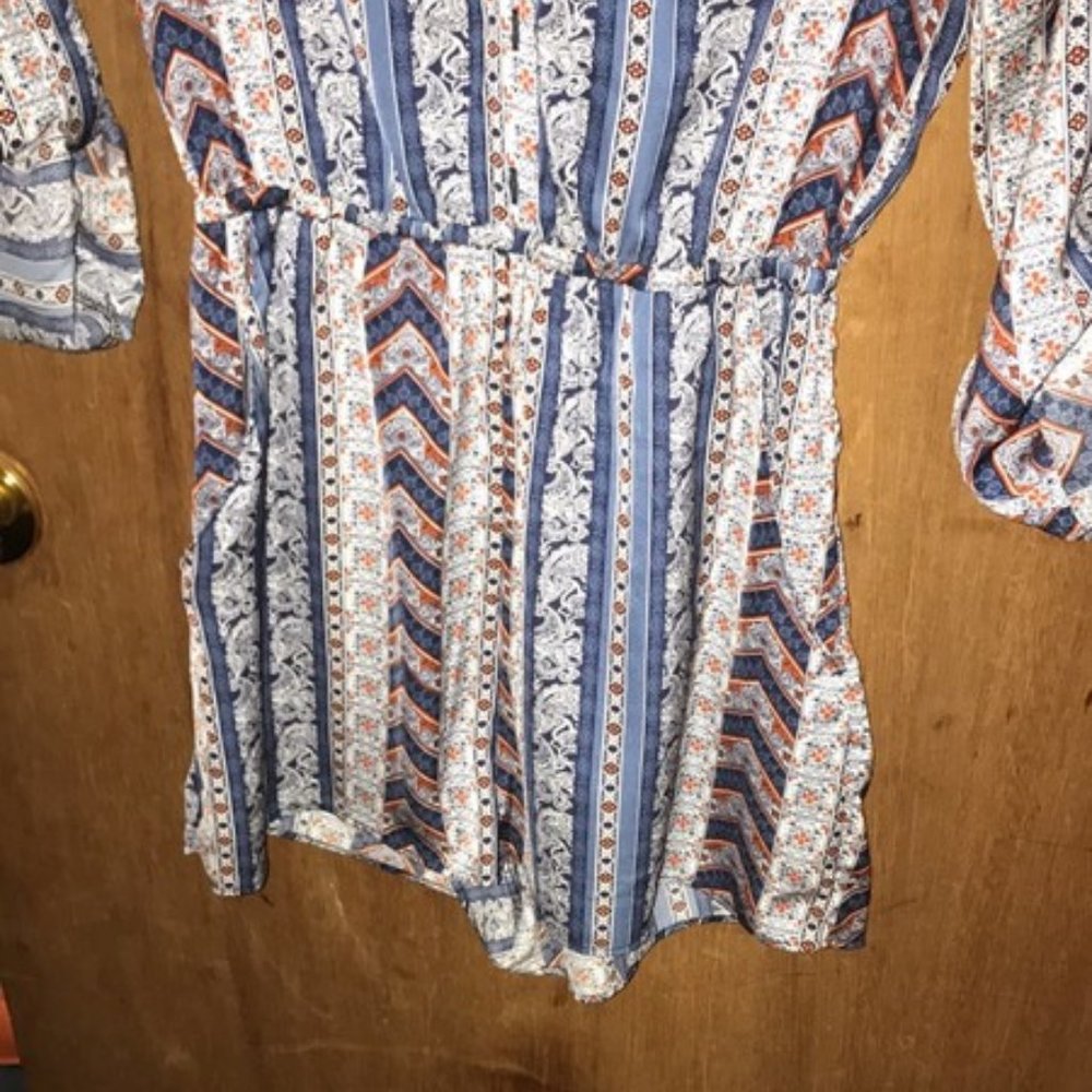 Patterned Romper - Picture 2 of 5